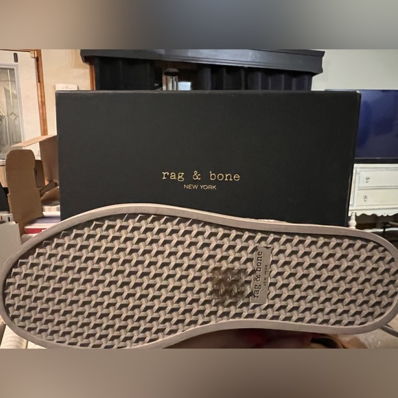 🔥 RB1 LOW-TOP VELVET LOW-TOP SNEAKERS IN DOVE VELVET🔥 - Picture 8 of 12